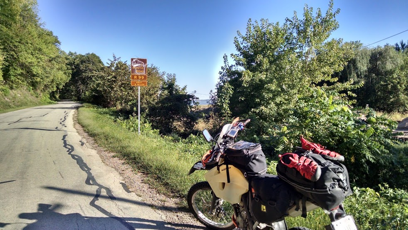 Illustration for article titled Don’t Be Late! 2 Singles and a Twin KTM Ride the TWAT – Prelim – Day 1